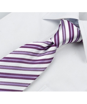 Coffret Venise - Cravate blanche aspect satin mat, à rayures violettes claires et foncées